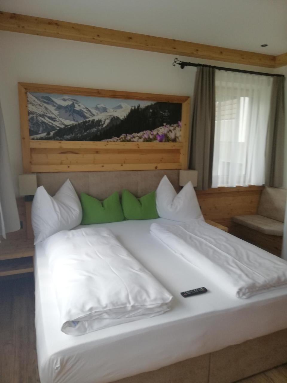 Hotel Pension Alpengruß Tux Buitenkant foto